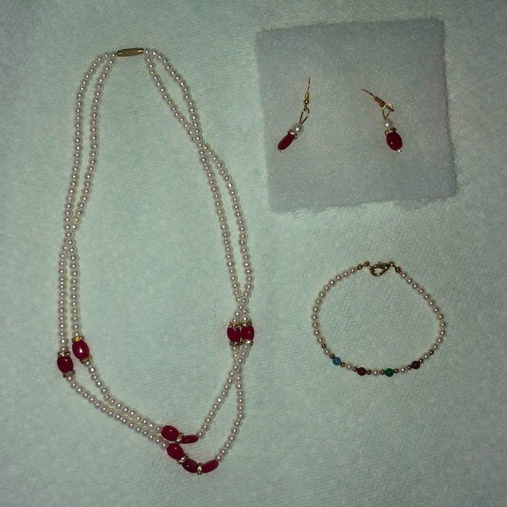 Pearls necklace, earrings, and bracelet set
